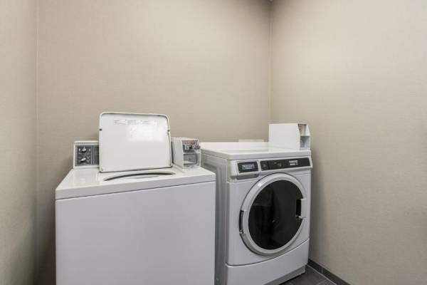 Fairfield by Marriott Inn & Suites Greensboro Coliseum Area