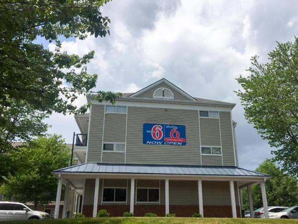 Studio 6-Greensboro NC - I-40