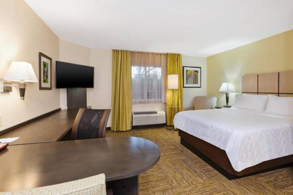 Candlewood Suites Huntersville-Lake Norman Area an IHG Hotel