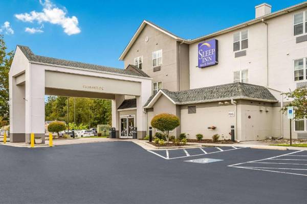 Sleep Inn & Suites Jacksonville near Camp Lejeune