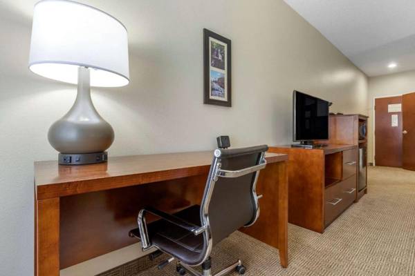 Workspace - Comfort Inn & Suites Lenoir Hwy 321 Northern Foothills