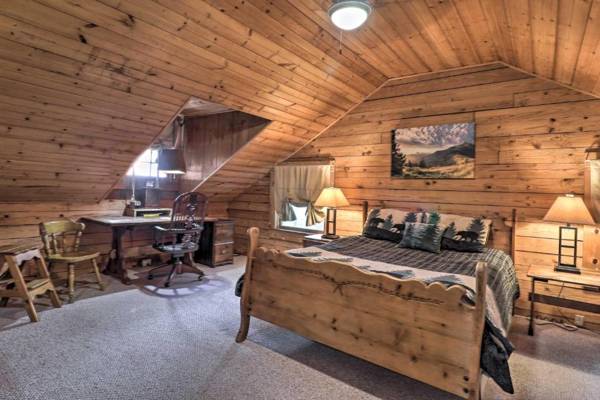 Workspace - Mountain Getaway on 12 Acres with Sunroom and Views!