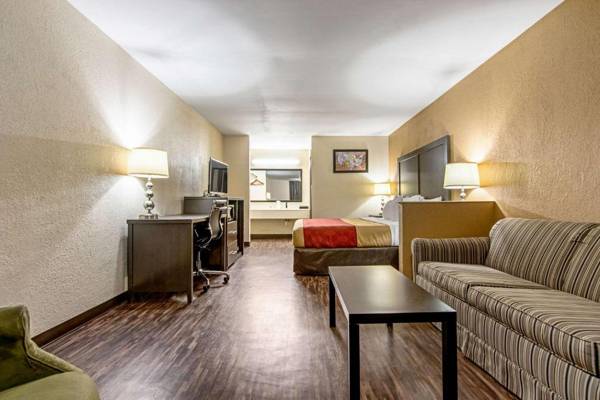 Econo Lodge Inn & Suites Matthews - Charlotte