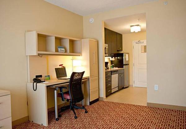Workspace - TownePlace Suites by Marriott Charlotte Mooresville