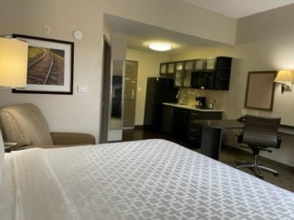 Workspace - Candlewood Suites - Mooresville Lake Norman an IHG Hotel