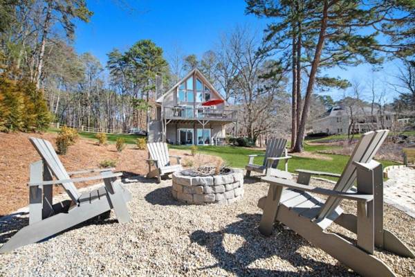 Blarney Bay by Stay Lake Norman