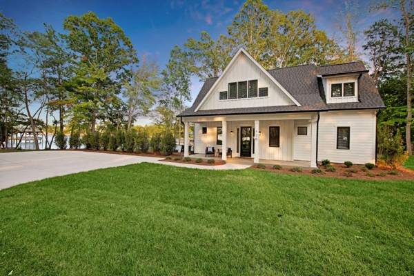 Hanesbee Escape by Stay Lake Norman