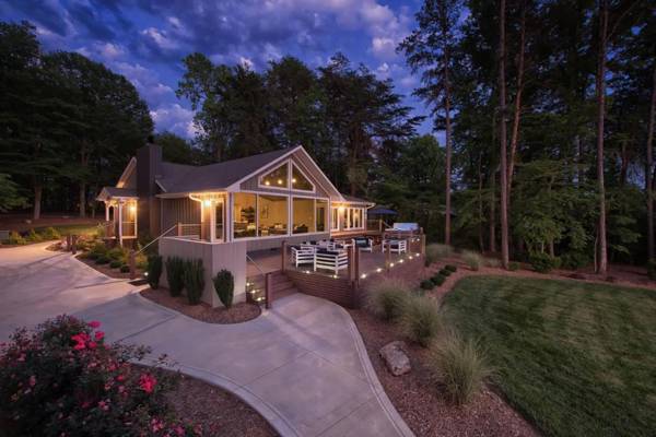 Lake Norman Hideaway by Stay Lake Norman