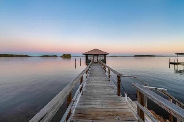 Points End by Stay Lake Norman