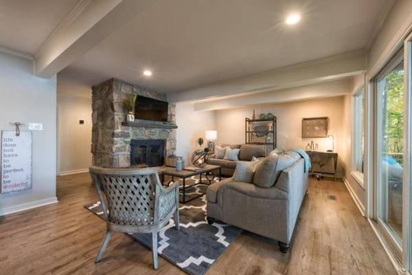 No Wake Zone by Stay Lake Norman