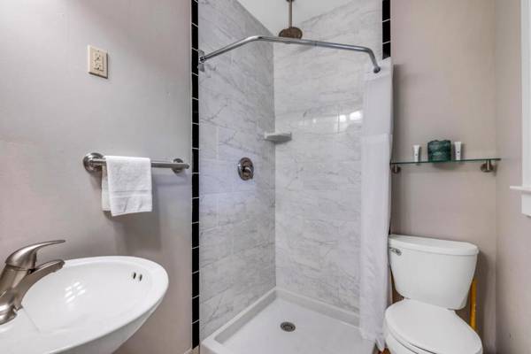 Dolphin Oceanfront Motel - Nags Head