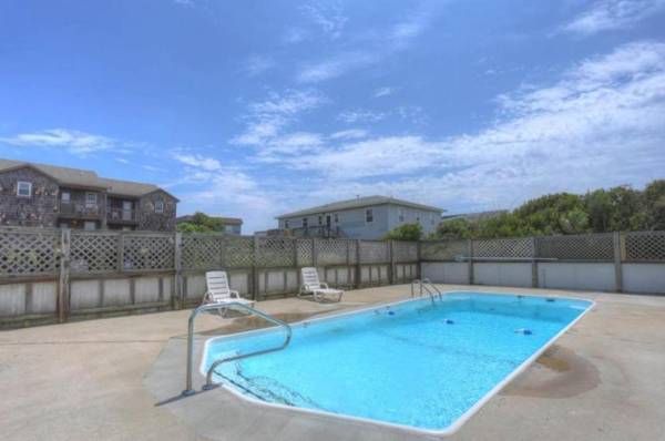 7041 - Toes in the Sand