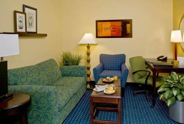 Workspace - SpringHill Suites by Marriott New Bern