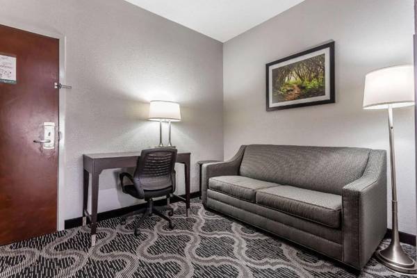 Workspace - Quality Suites Pineville - Charlotte