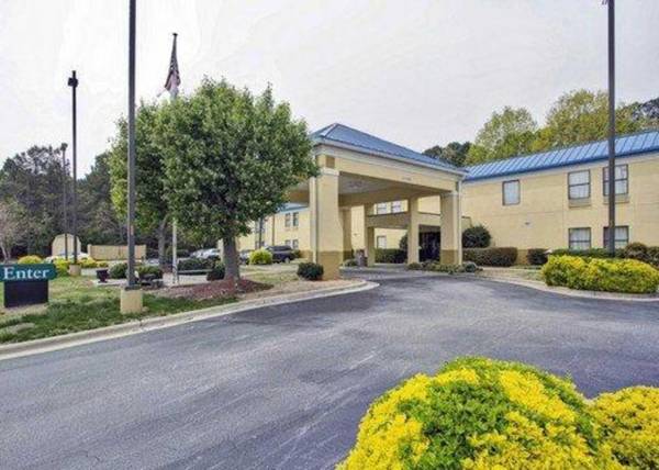 Econo Lodge Raleigh near Walnut Creek Amphitheatre