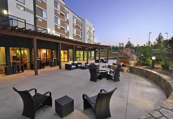 Courtyard by Marriott Raleigh North/Triangle Town Center