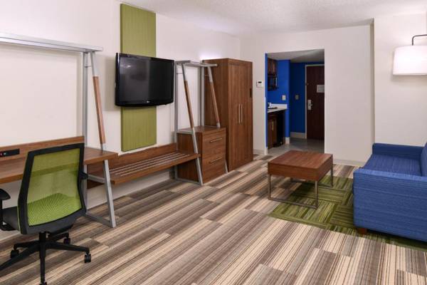 Workspace - Holiday Inn Express & Suites Raleigh NE - Medical Ctr Area an IHG Hotel