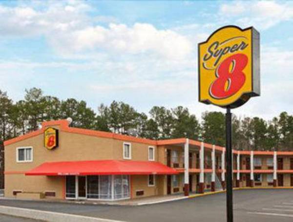 Super 8 by Wyndham - Crabtree Raleigh