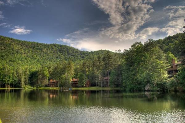 Foxhunt at Sapphire Valley by Capital Vacations