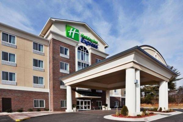 Holiday Inn Express & Suites Statesville