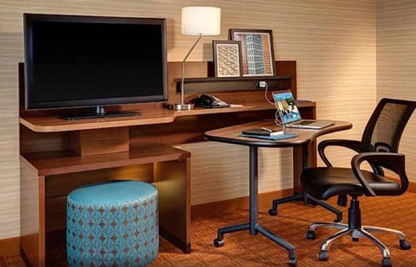 Workspace - Fairfield Inn & Suites by Marriott Washington