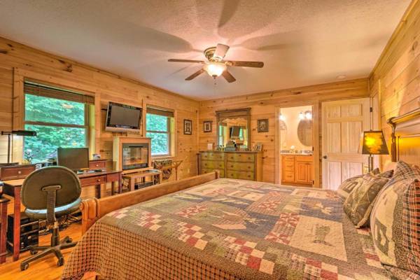 Workspace - Luxe Mtn-View Maggie Valley Home with 2 Decks!