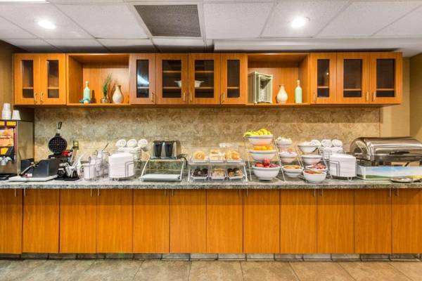 Comfort Suites Wilmington near Downtown