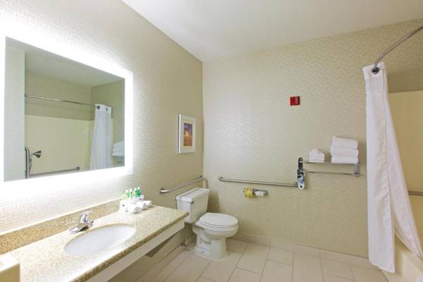 Holiday Inn Express Fargo - West Acres an IHG Hotel