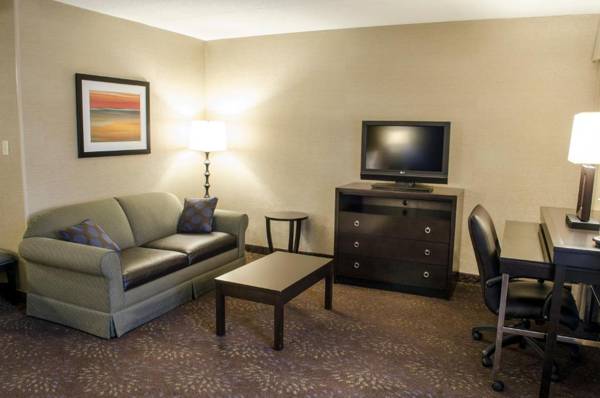 Workspace - Holiday Inn Fargo an IHG Hotel