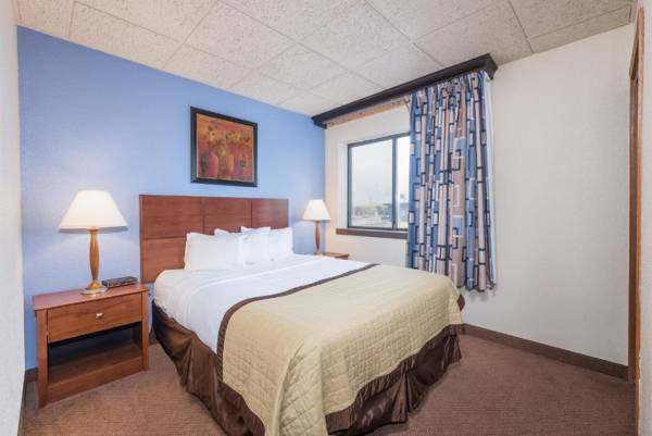 Ramada by Wyndham Fargo