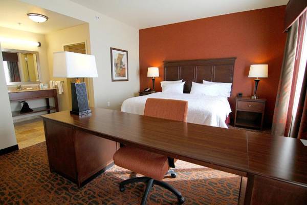 Workspace - Hampton Inn & Suites Grand Forks