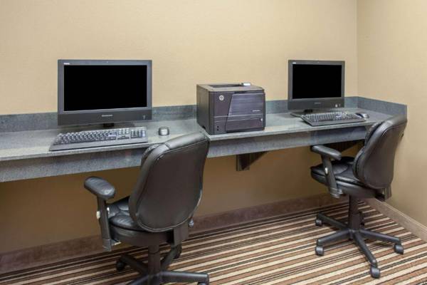 Workspace - Baymont by Wyndham Grand Forks