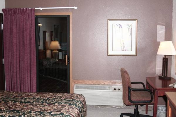 Workspace - Gladstone Inn and Suites