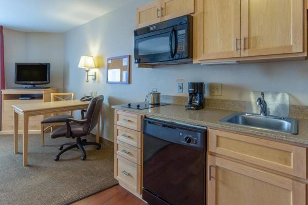 Workspace - Candlewood Suites Minot an IHG Hotel