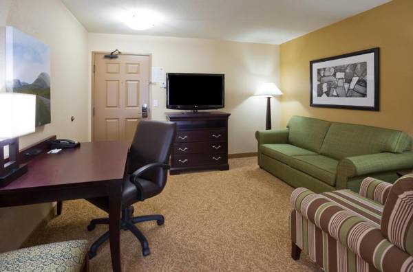 Workspace - Country Inn & Suites by Radisson Minot ND