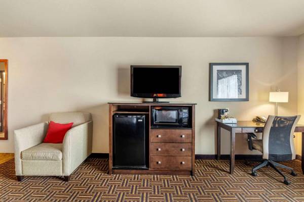 Workspace - Comfort Inn & Suites