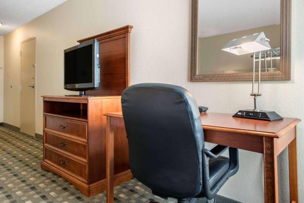 Workspace - Quality Hotel Conference Center Cincinnati Blue Ash