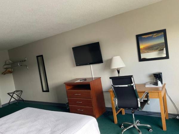 Workspace - Days Inn by Wyndham Cambridge