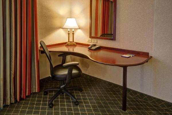 Workspace - Hampton Inn Cambridge