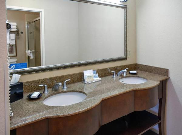 Hampton Inn & Suites Youngstown-Canfield