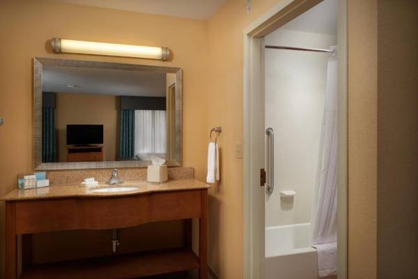 Hampton Inn & Suites Canton