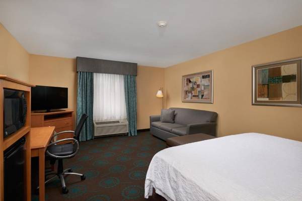 Hampton Inn & Suites Canton