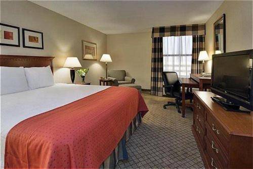 Holiday Inn Cincinnati-Eastgate an IHG Hotel