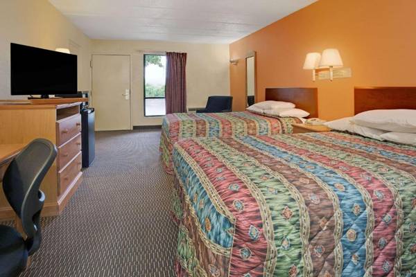 Workspace - Days Inn by Wyndham Cincinnati East