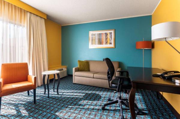 Workspace - Fairfield Inn & Suites Cincinnati North/Sharonville