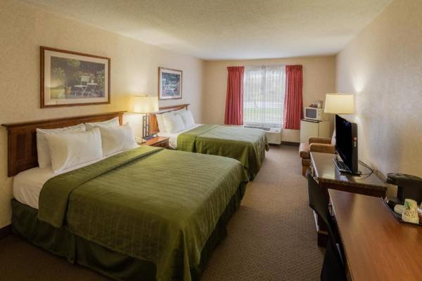 Coshocton Village Inn & Suites