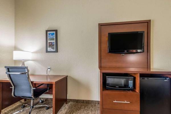 Workspace - Comfort Inn & Suites Dayton North