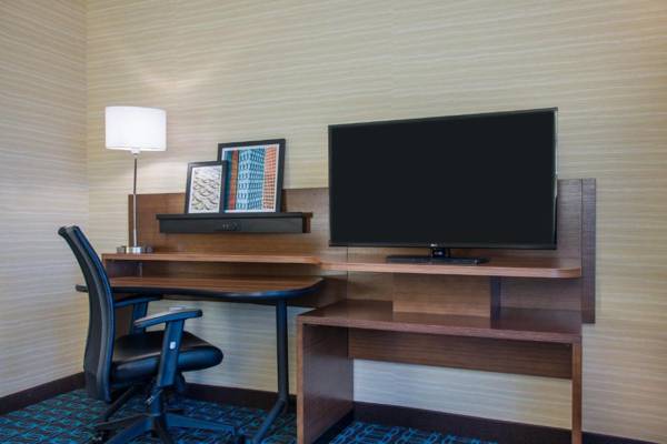 Workspace - Fairfield Inn & Suites by Marriott Dayton