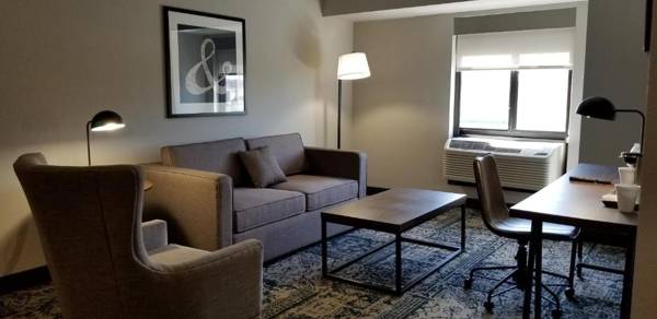 Workspace - Four Points by Sheraton Cleveland-Eastlake