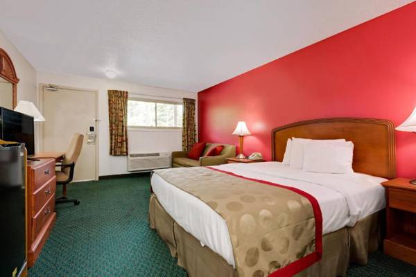 Ramada by Wyndham Cleveland Airport West